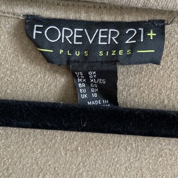 Green Top - Picture 5 of 5